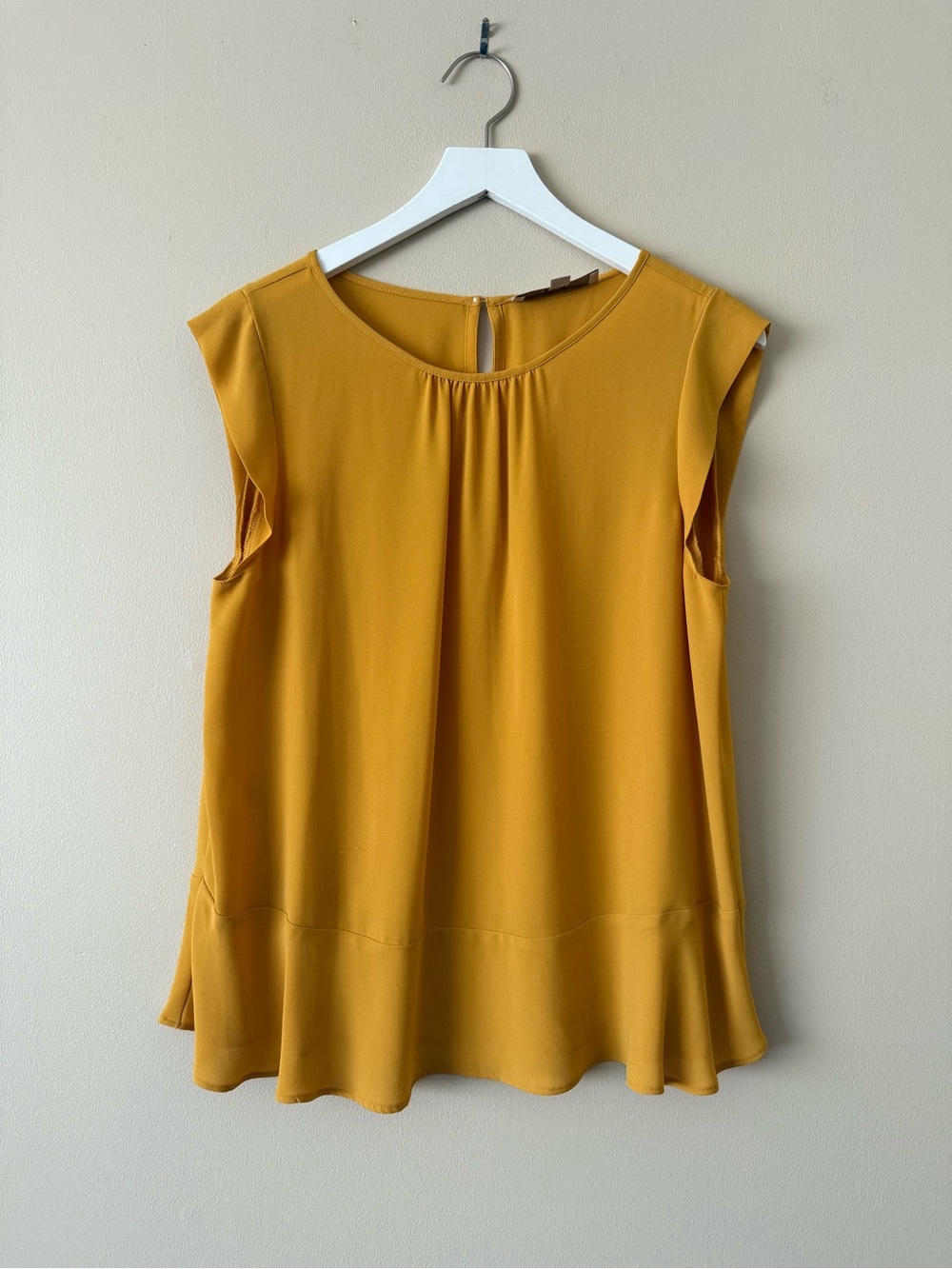 LOFT Yellow Solid Woven Polyester Ruffle Button Round Neck Blouse Women Medium